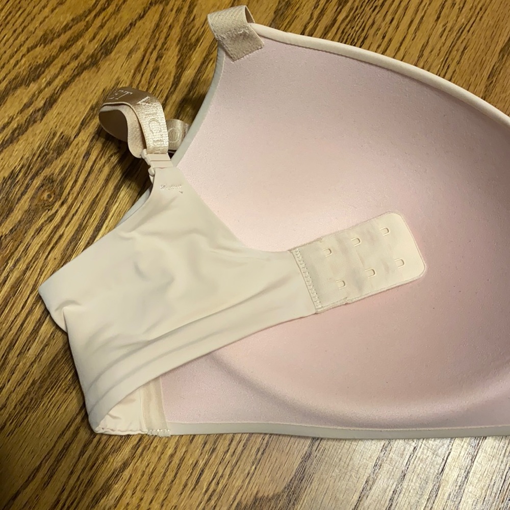 Victoria’s Secret wireless bra - Picture 6 of 6